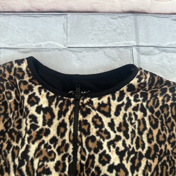Nick & Nora Leopard print pajama suit size small - Picture 6 of 12
